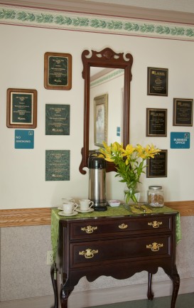 The Laurels of Salisbury: Lobby